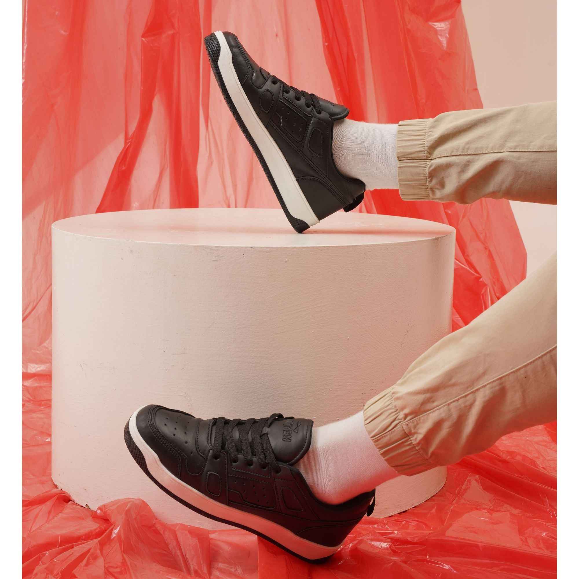 CLUB BLACK Men's casual sneaker